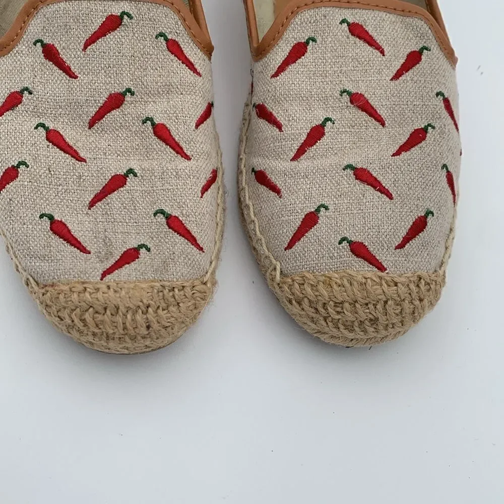 GH Bass Co chili pepper embroidered slip on espadrilles flats size 8.5